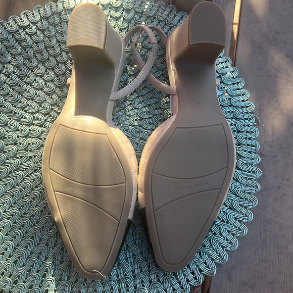 NWT size 11 Marc Fisher Slingback Pumps. Color: Natural, Black - Picture 6 of 9